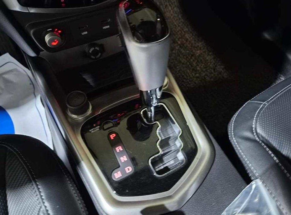 KG모빌리티(쌍용)  티볼리 디젤 2WD 1.6 VX 사진 11