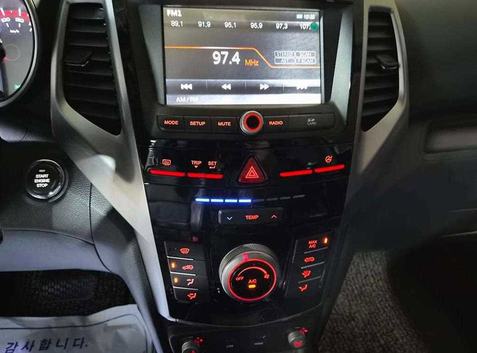 KG모빌리티(쌍용)  티볼리 디젤 2WD 1.6 VX 사진 14