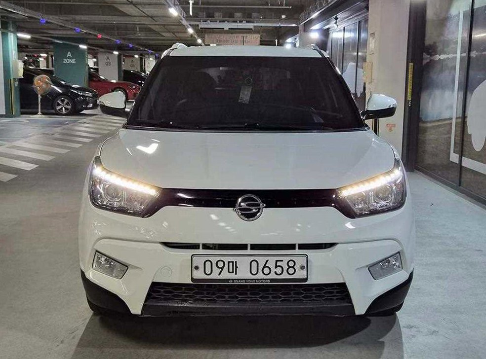 KG모빌리티(쌍용)  티볼리 디젤 2WD 1.6 VX 사진 2