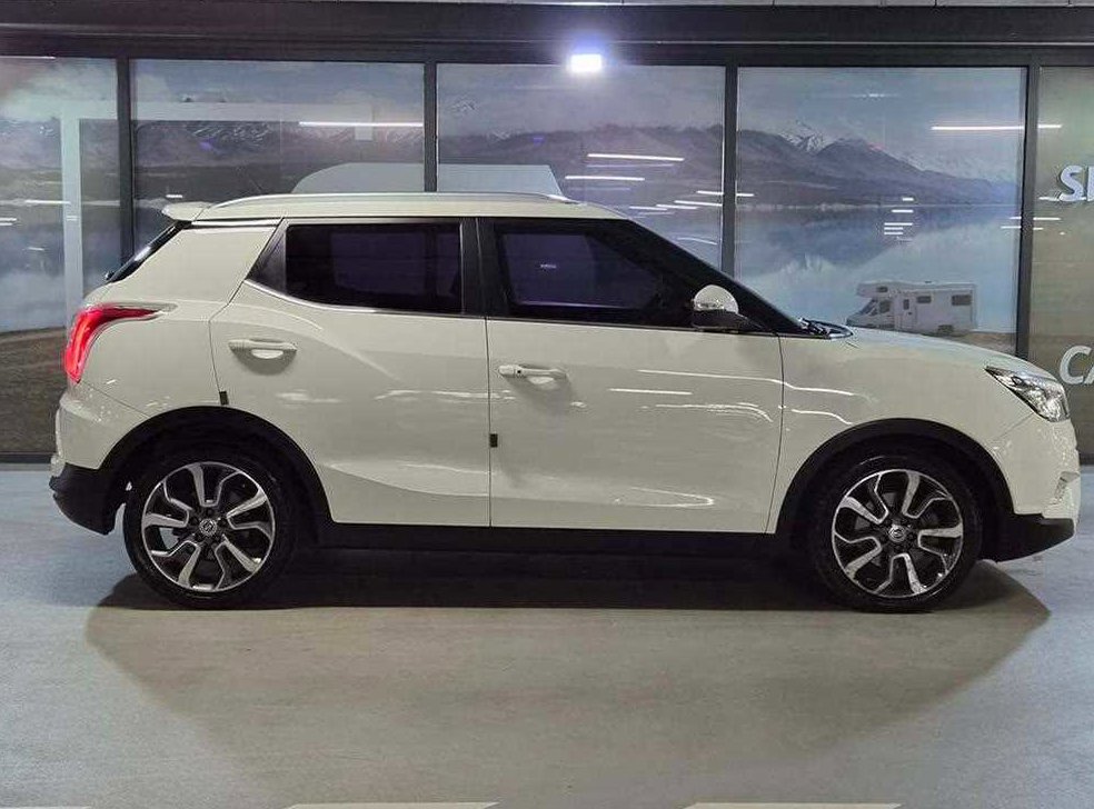 KG모빌리티(쌍용)  티볼리 디젤 2WD 1.6 VX 사진 3