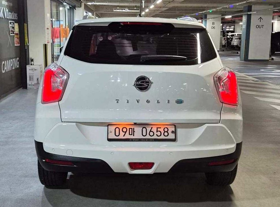 KG모빌리티(쌍용)  티볼리 디젤 2WD 1.6 VX 사진 5