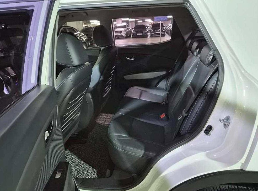 KG모빌리티(쌍용)  티볼리 디젤 2WD 1.6 VX 사진 7