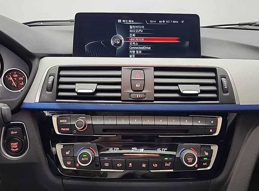 BMW 3시리즈 320i M 스포츠 사진 10