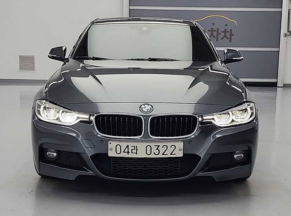 BMW 3시리즈 320i M 스포츠 사진 2
