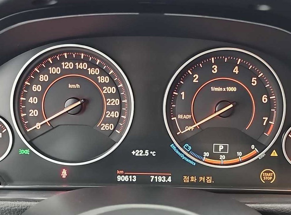 BMW 3시리즈 320i M 스포츠 사진 6