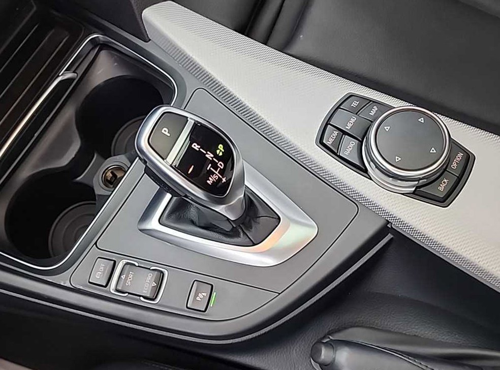 BMW 3시리즈 320i M 스포츠 사진 8