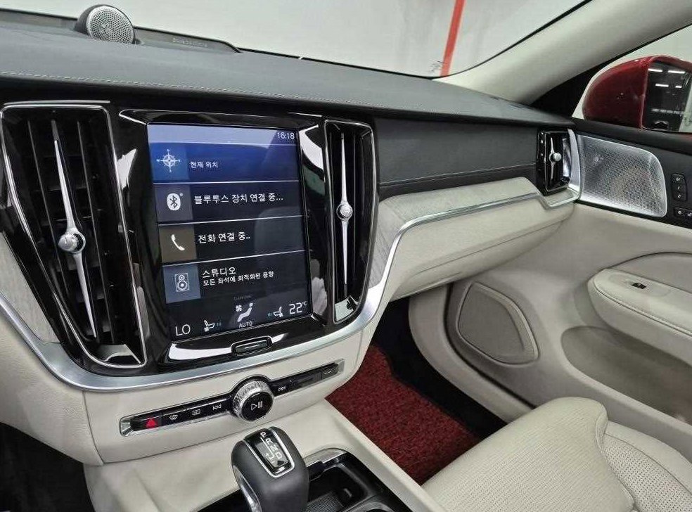 볼보 V60 2.0 T5 프로 AWD 사진 10
