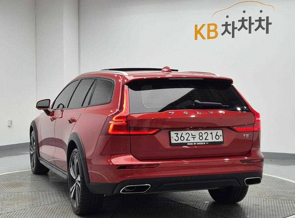 볼보 V60 2.0 T5 프로 AWD 사진 3