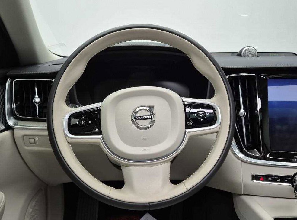볼보 V60 2.0 T5 프로 AWD 사진 9