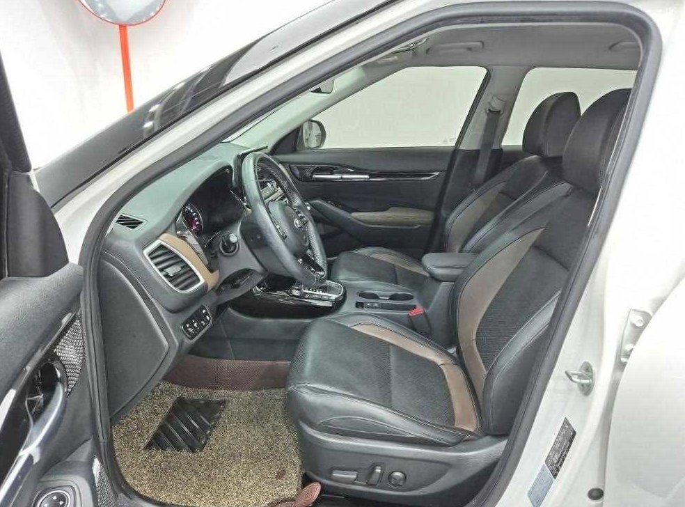 기아 셀토스 가솔린 1.6 터보 4WD 사진 11