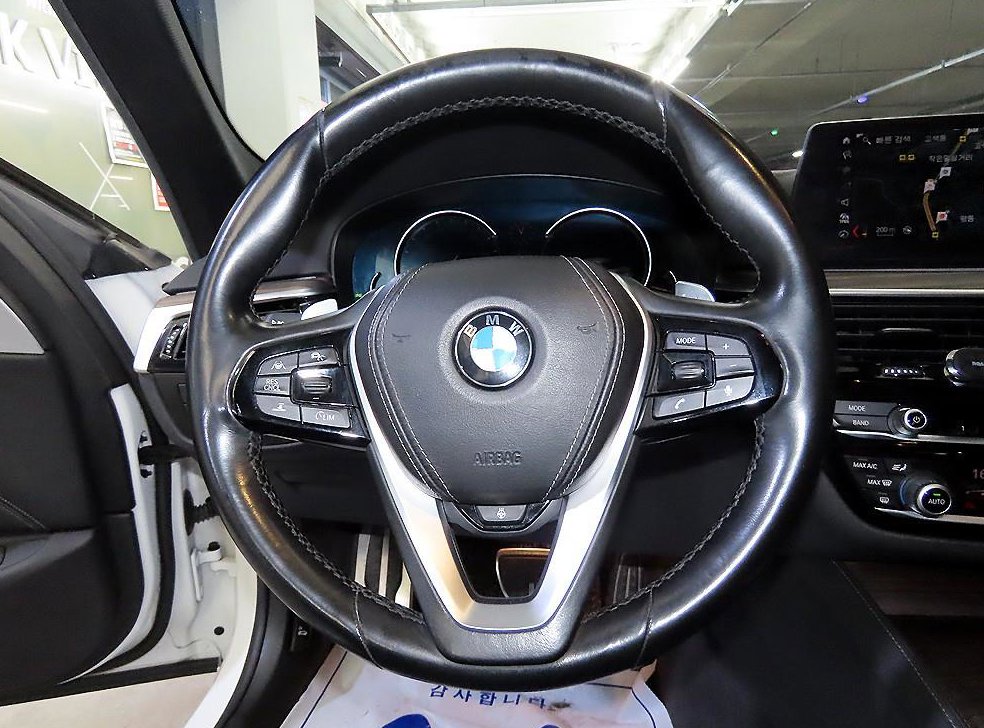BMW 5시리즈 530i xDrive M 스포츠 플러스 사진 8