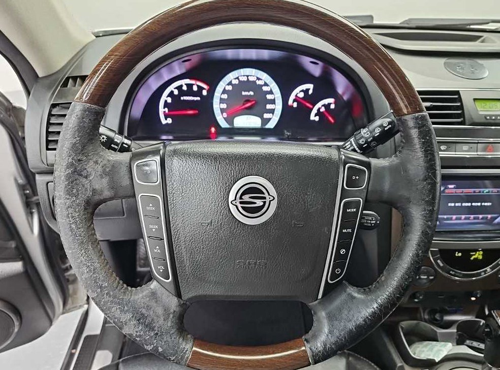 KG모빌리티(쌍용)  렉스턴 2.0  4WD RX7 사진 9
