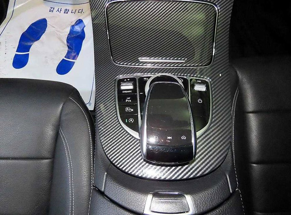 벤츠 E 클래스 E220d 아방가르드 사진 12