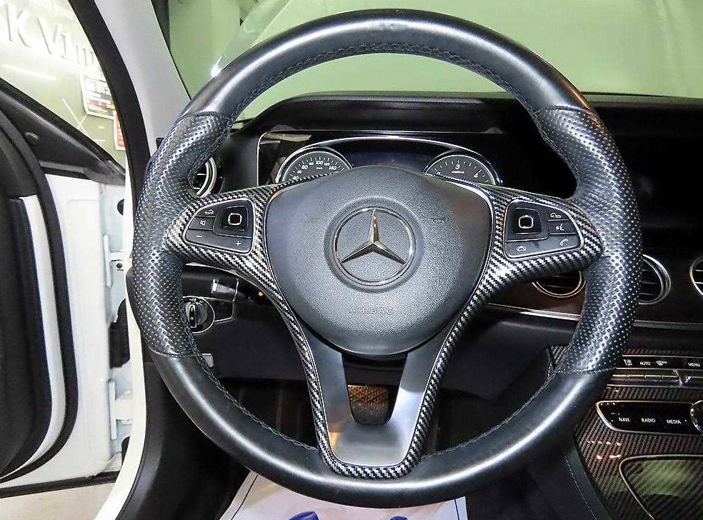 벤츠 E 클래스 E220d 아방가르드 사진 8