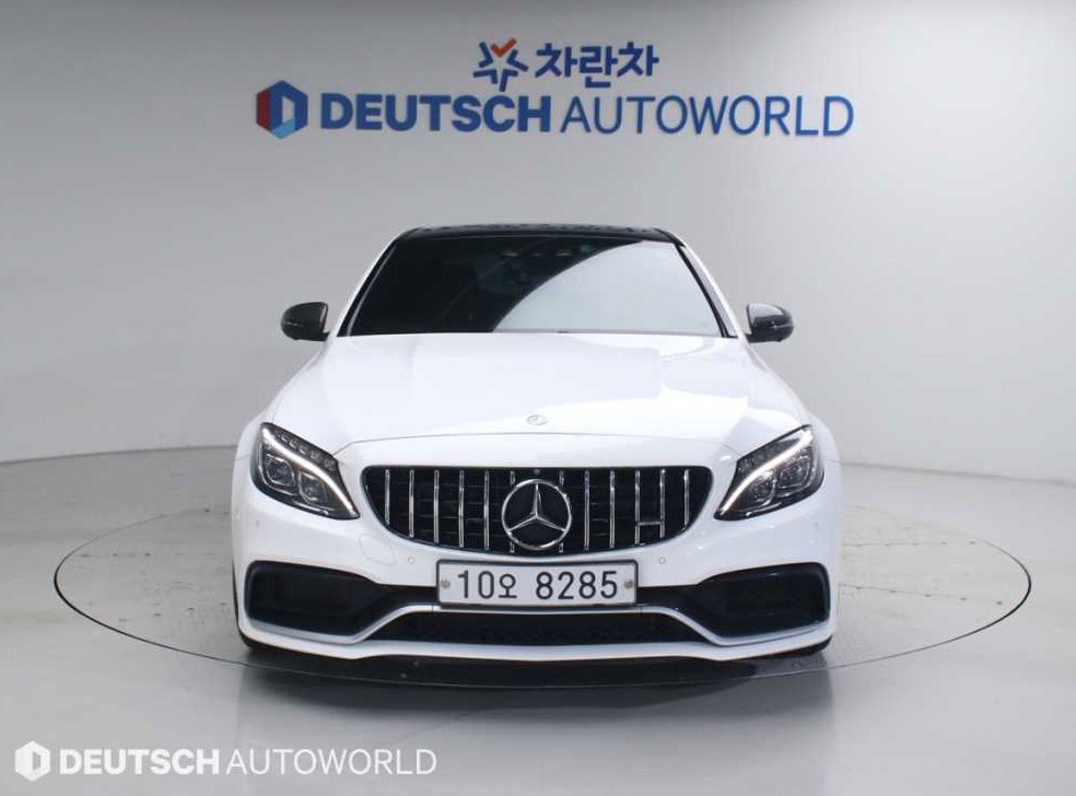 벤츠 C 클래스 C63 AMG 사진 3