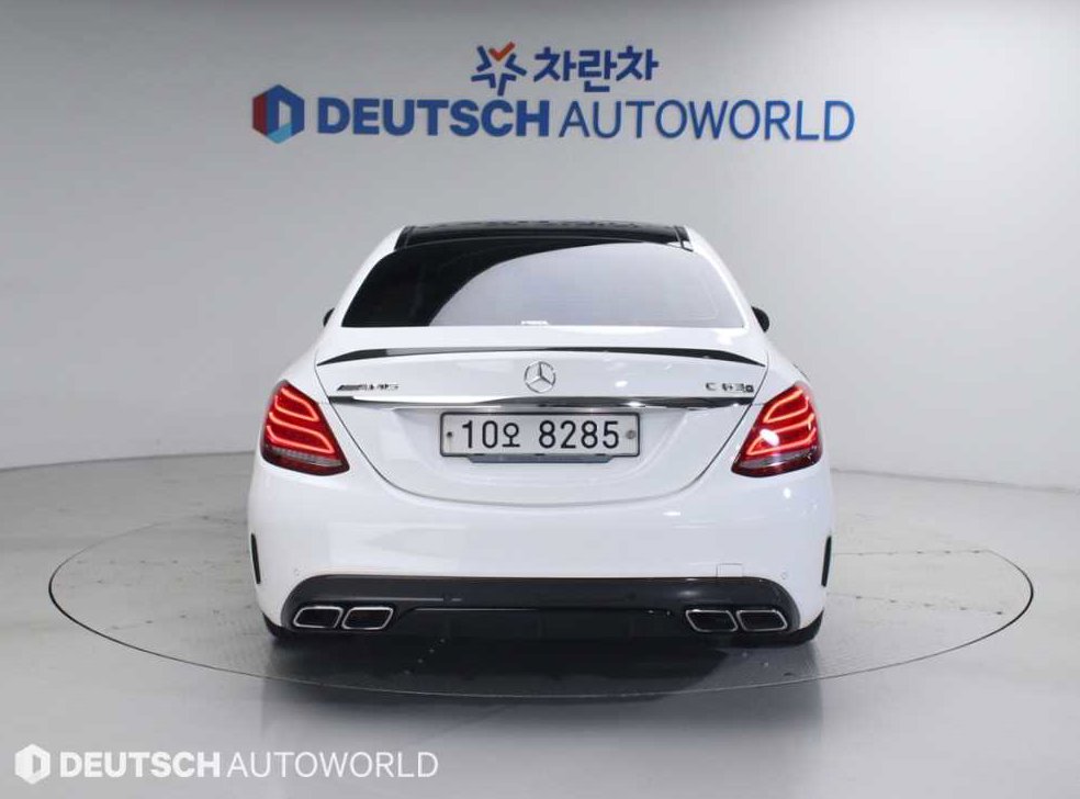 벤츠 C 클래스 C63 AMG 사진 4