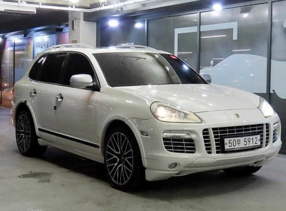 포르쉐 카이엔 4.8 GTS