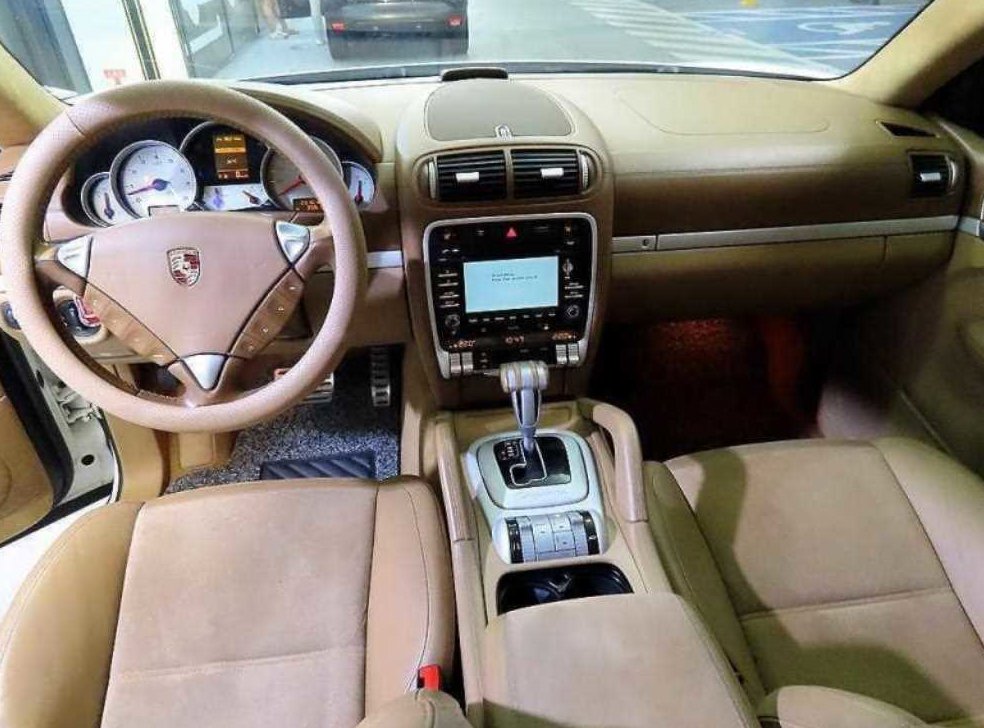포르쉐 카이엔 4.8 GTS 사진 10