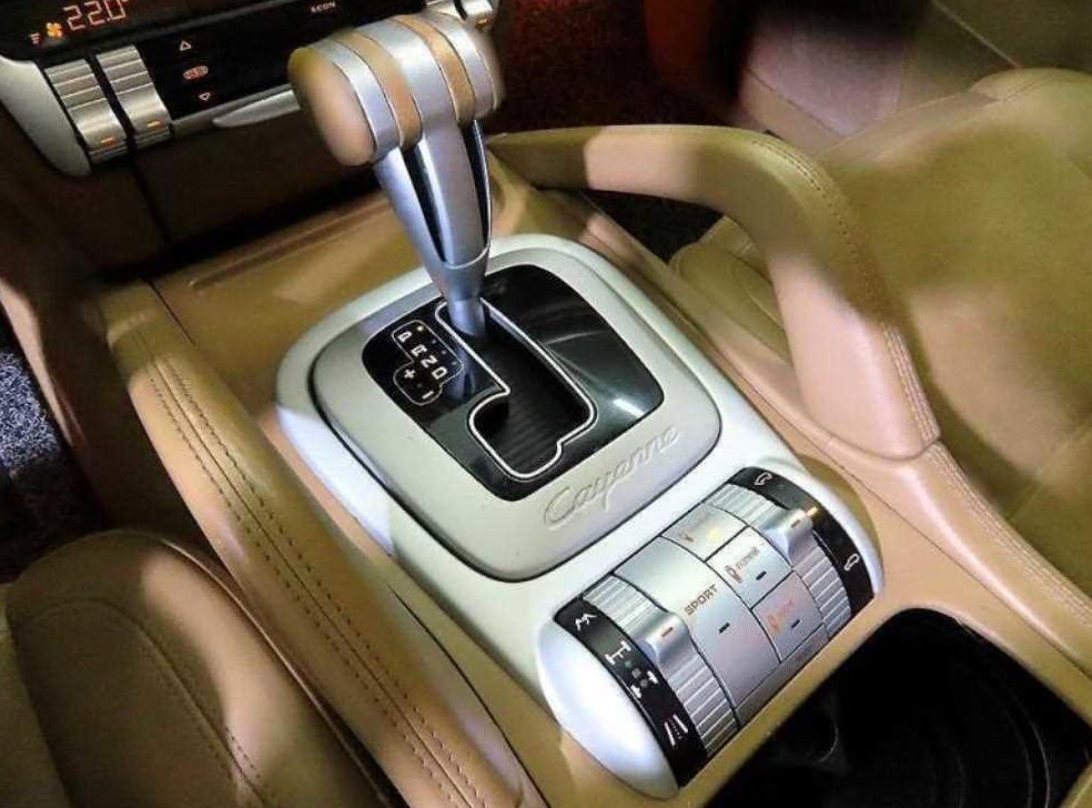 포르쉐 카이엔 4.8 GTS 사진 12