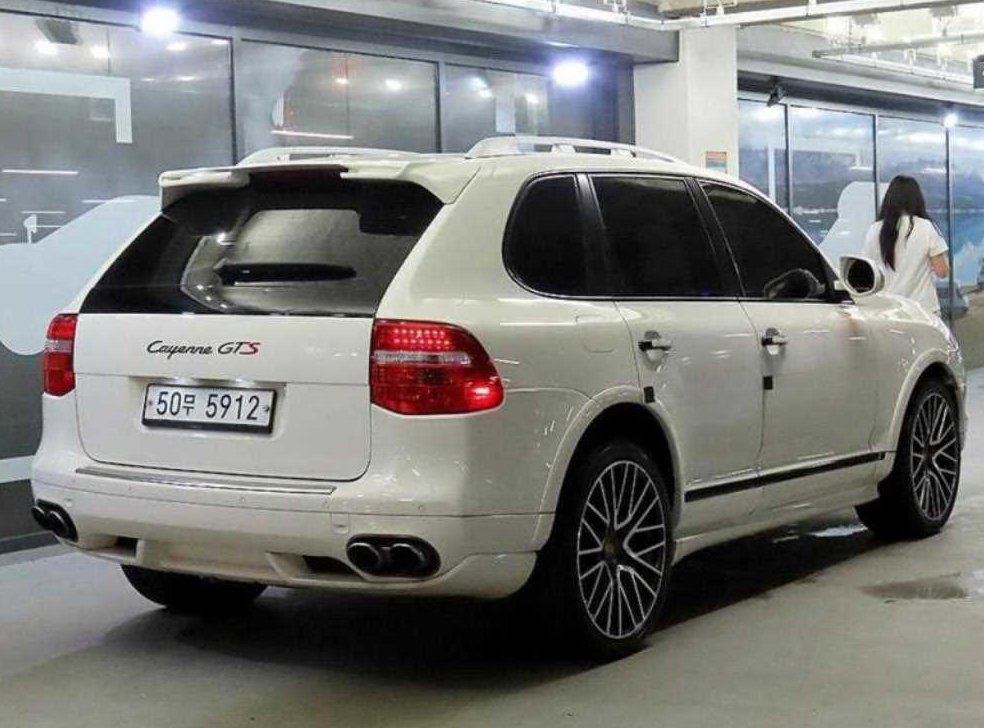 포르쉐 카이엔 4.8 GTS 사진 4