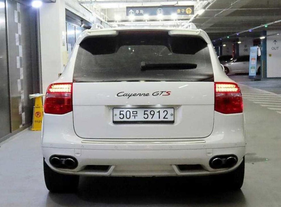 포르쉐 카이엔 4.8 GTS 사진 5