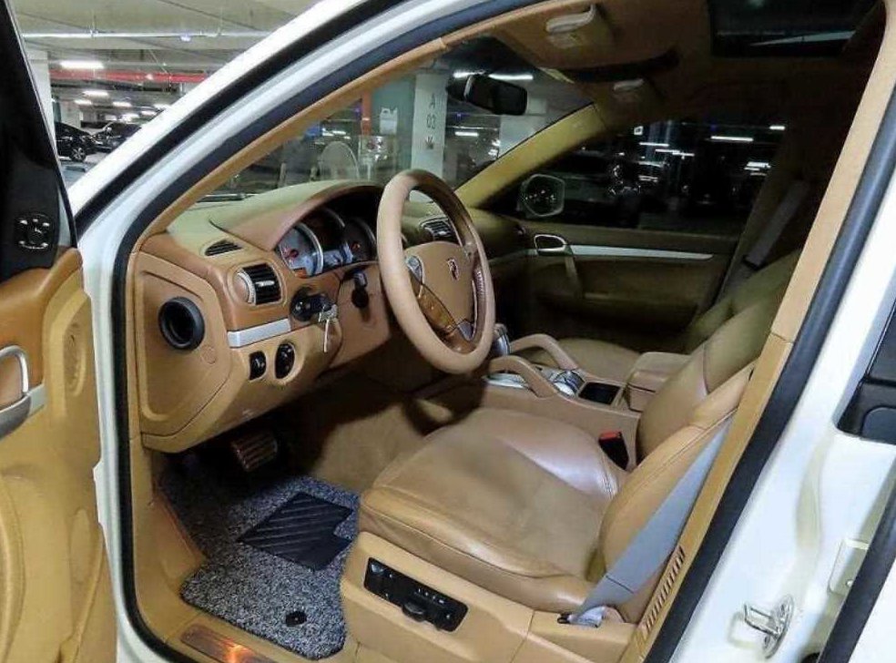 포르쉐 카이엔 4.8 GTS 사진 6