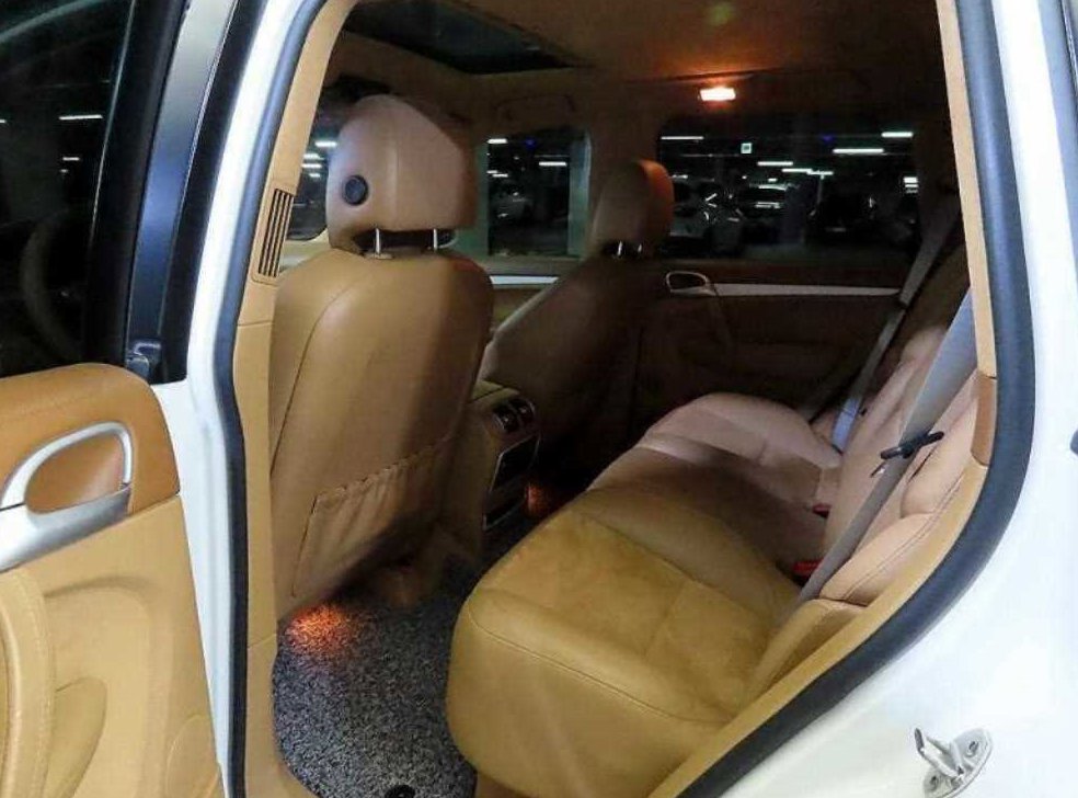 포르쉐 카이엔 4.8 GTS 사진 7