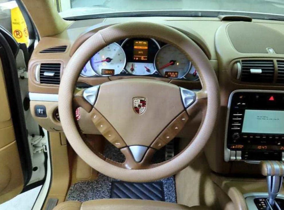 포르쉐 카이엔 4.8 GTS 사진 8