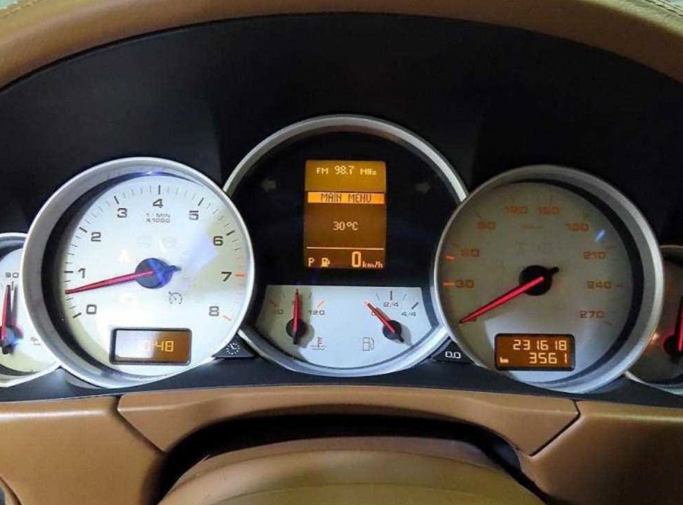 포르쉐 카이엔 4.8 GTS 사진 9
