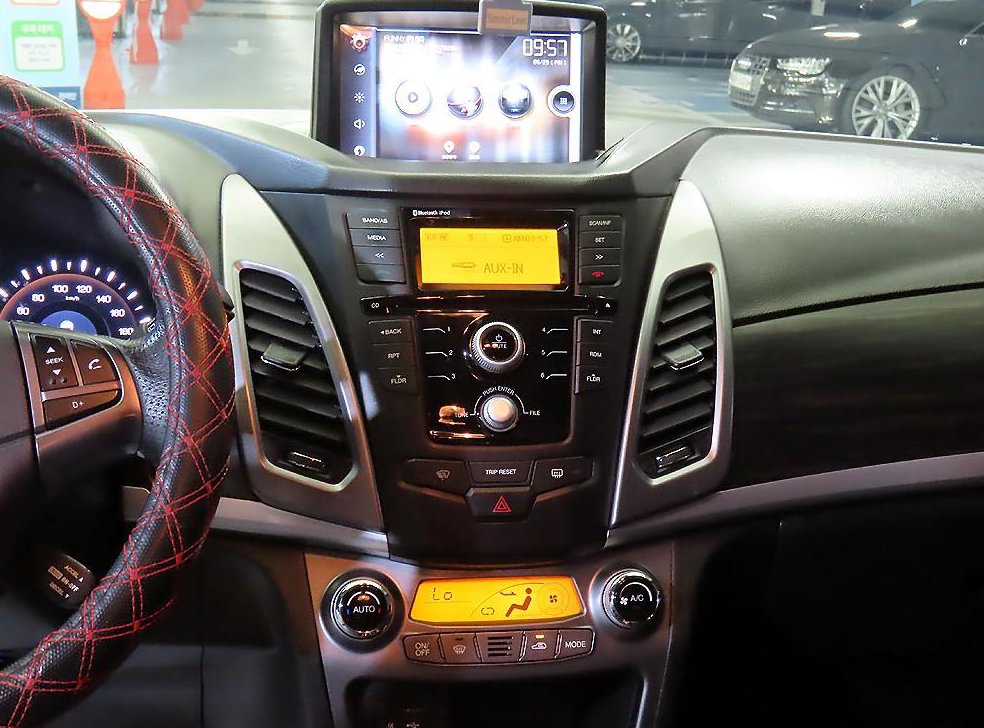 KG모빌리티(쌍용)  코란도 2WD 2.0 RX 사진 11