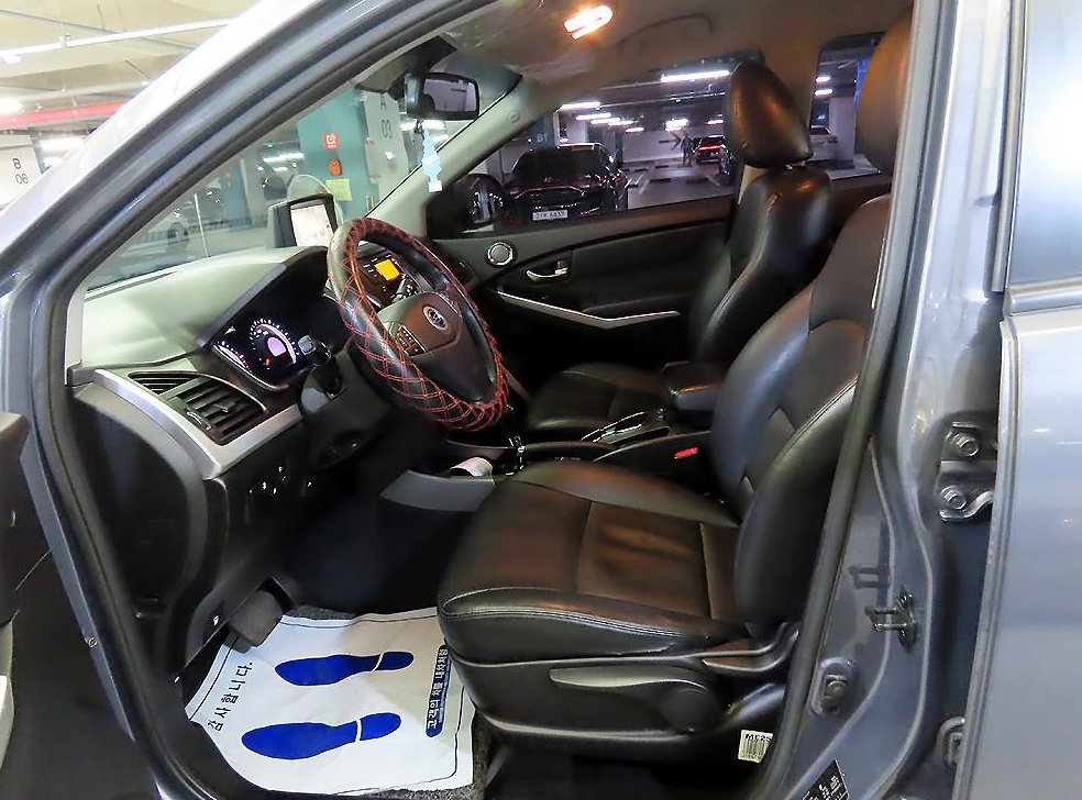 KG모빌리티(쌍용)  코란도 2WD 2.0 RX 사진 6