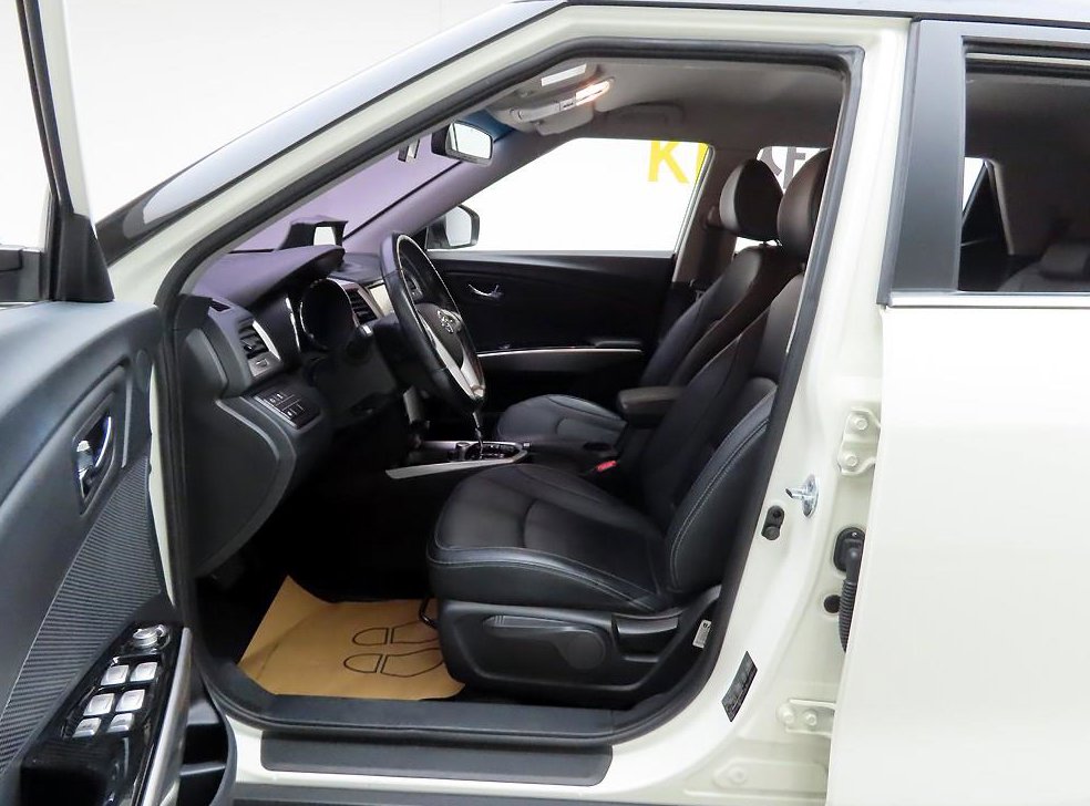 KG모빌리티(쌍용)  티볼리 가솔린 2WD 1.6 VX 사진 14