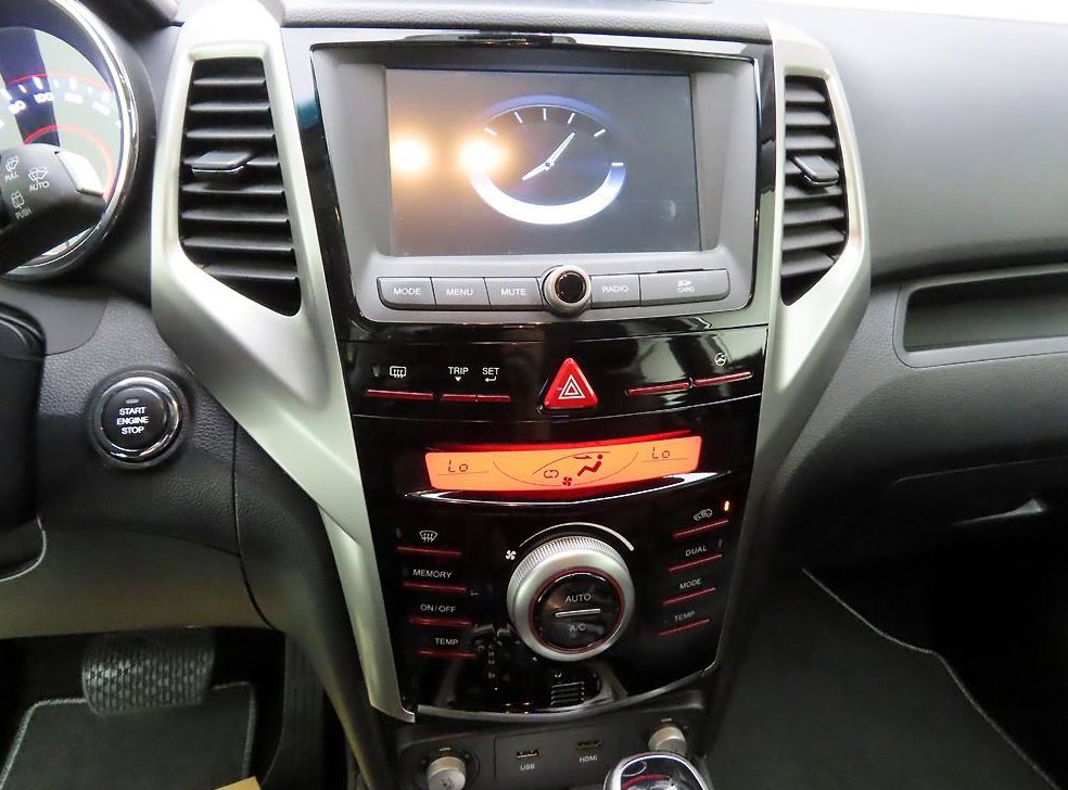 KG모빌리티(쌍용)  티볼리 가솔린 2WD 1.6 VX 사진 9