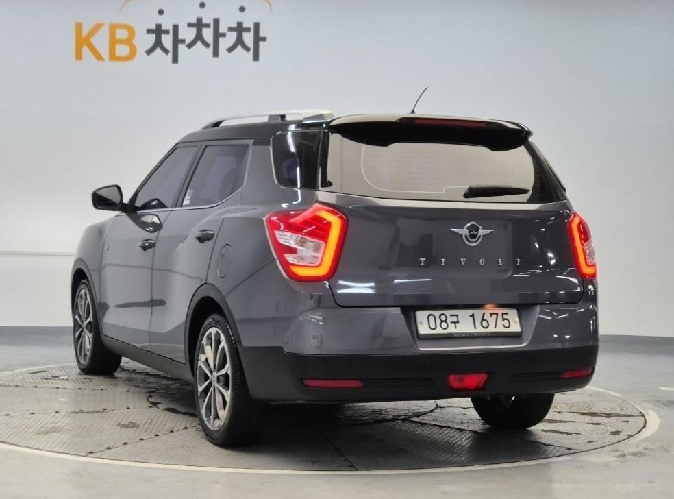 KG모빌리티(쌍용)  티볼리 2WD 디젤 1.6 IX 사진 2