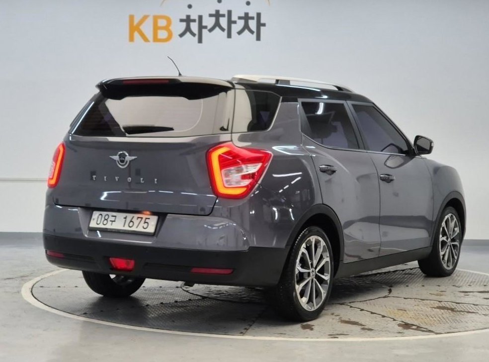 KG모빌리티(쌍용)  티볼리 2WD 디젤 1.6 IX 사진 3