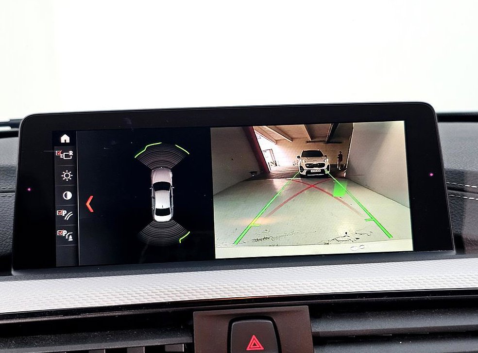 BMW 3시리즈 320i M 스포츠 사진 14