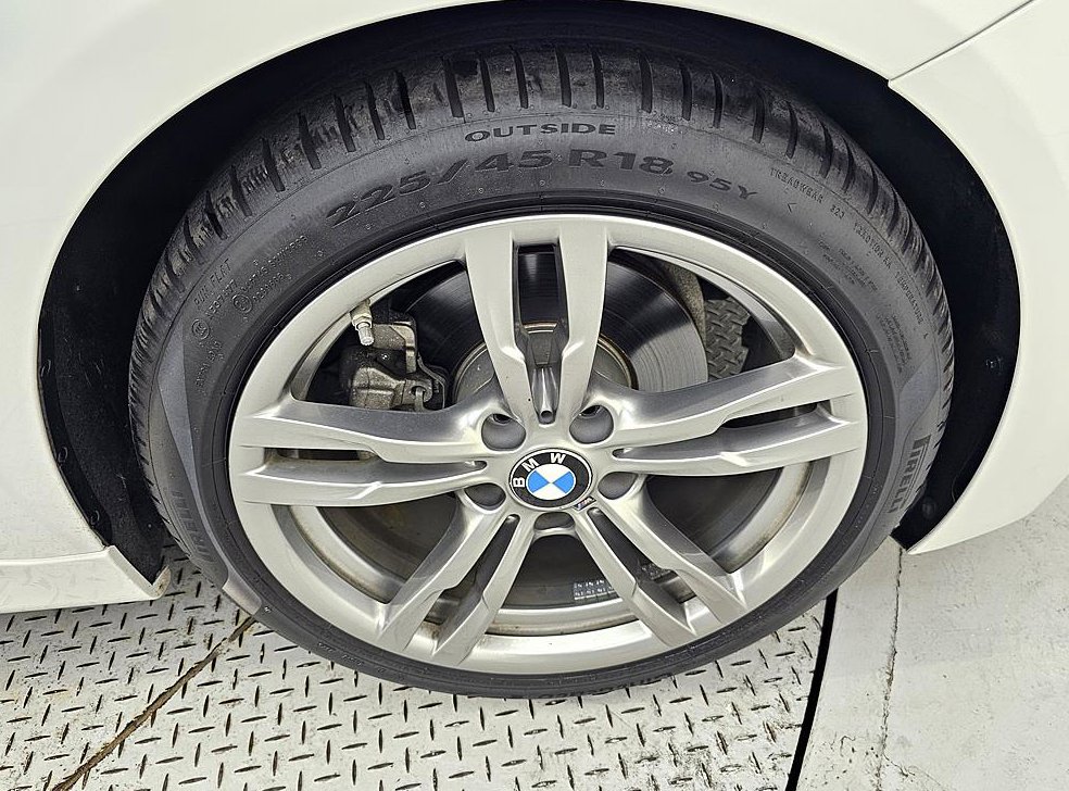 BMW 3시리즈 320i M 스포츠 사진 20