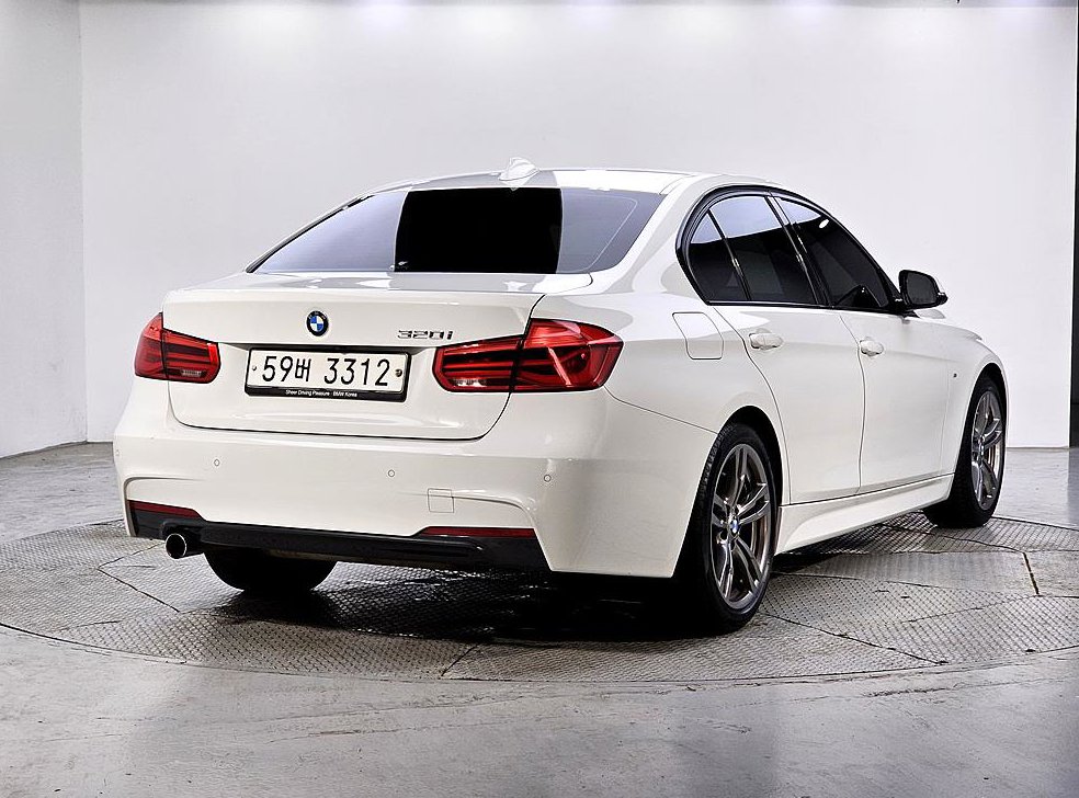 BMW 3시리즈 320i M 스포츠 사진 4
