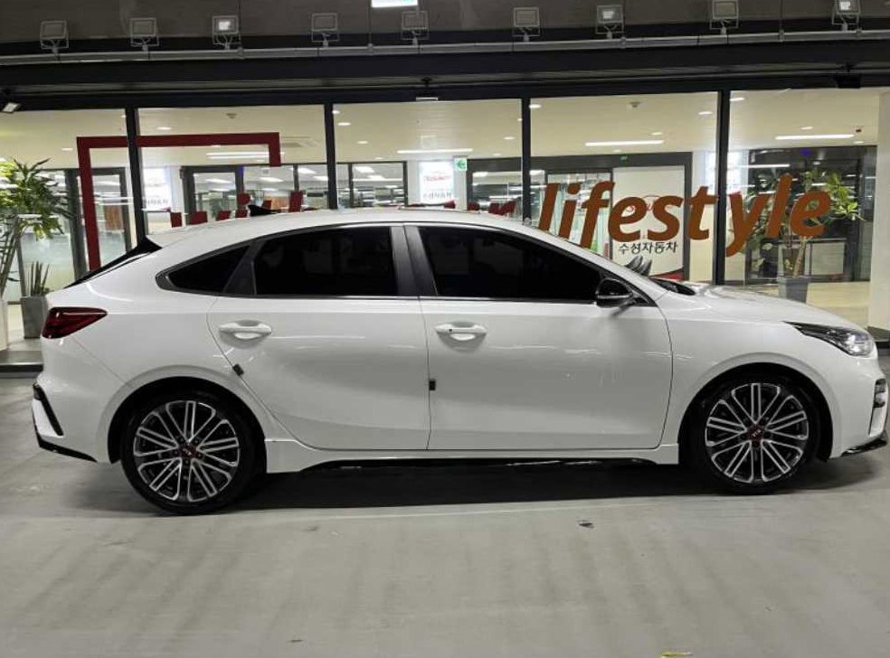 기아 K3 5도어 GT 플러스 사진 3