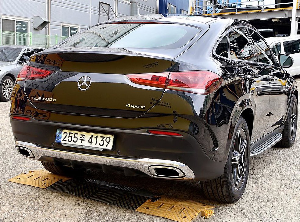 벤츠 GLE 클래스 GLE 400d 4MATIC 쿠페 사진 4