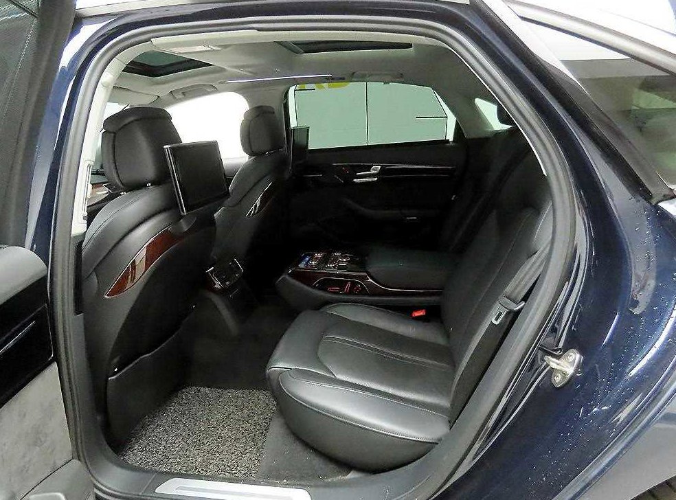 아우디 A8 3.0 TDI 콰트로 LWB 사진 14