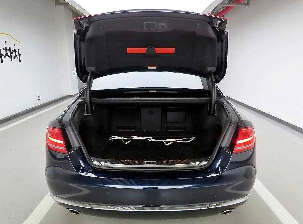 아우디 A8 3.0 TDI 콰트로 LWB 사진 5