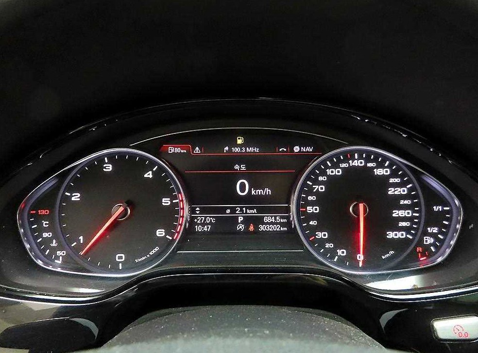 아우디 A8 3.0 TDI 콰트로 LWB 사진 6