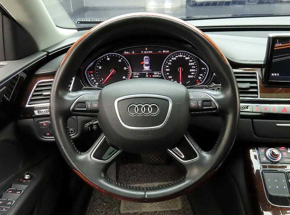 아우디 A8 3.0 TDI 콰트로 LWB 사진 7
