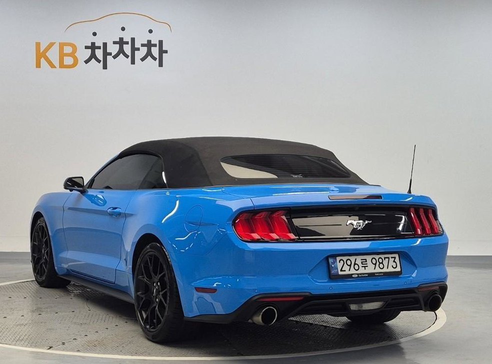 포드 머스탱 2.3 컨버터블 사진 2