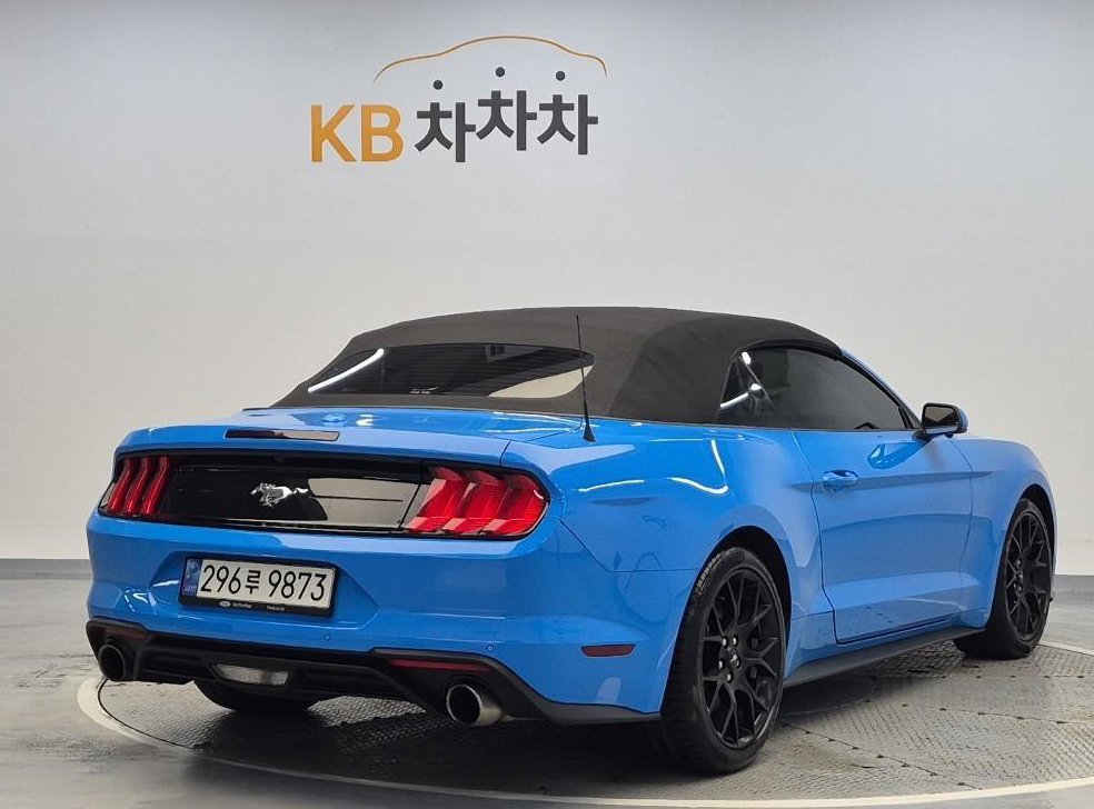 포드 머스탱 2.3 컨버터블 사진 3