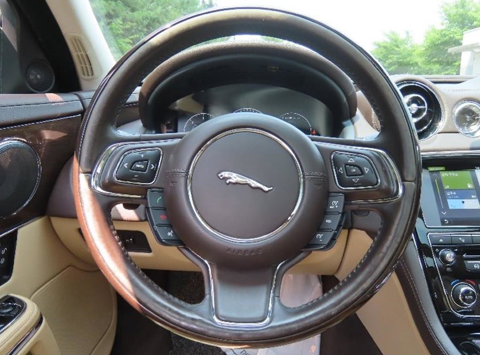 재규어 XJ 3.0D 사진 16