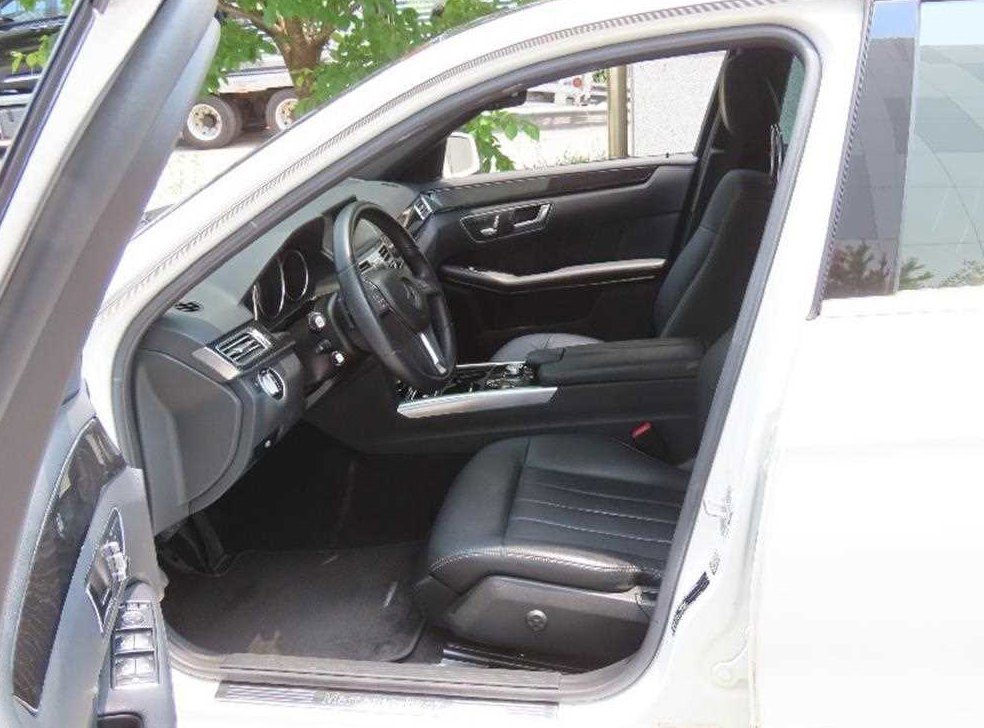 벤츠 E 클래스 E300 4MATIC 아방가르드 사진 13