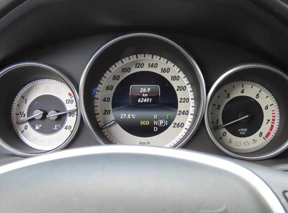 벤츠 E 클래스 E300 4MATIC 아방가르드 사진 5