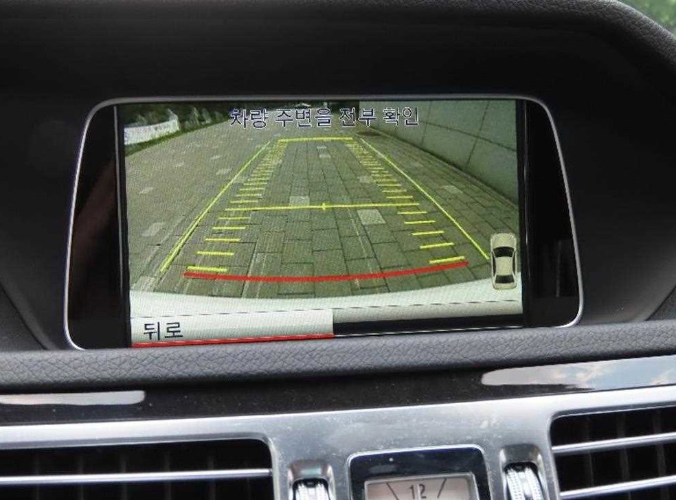 벤츠 E 클래스 E300 4MATIC 아방가르드 사진 9